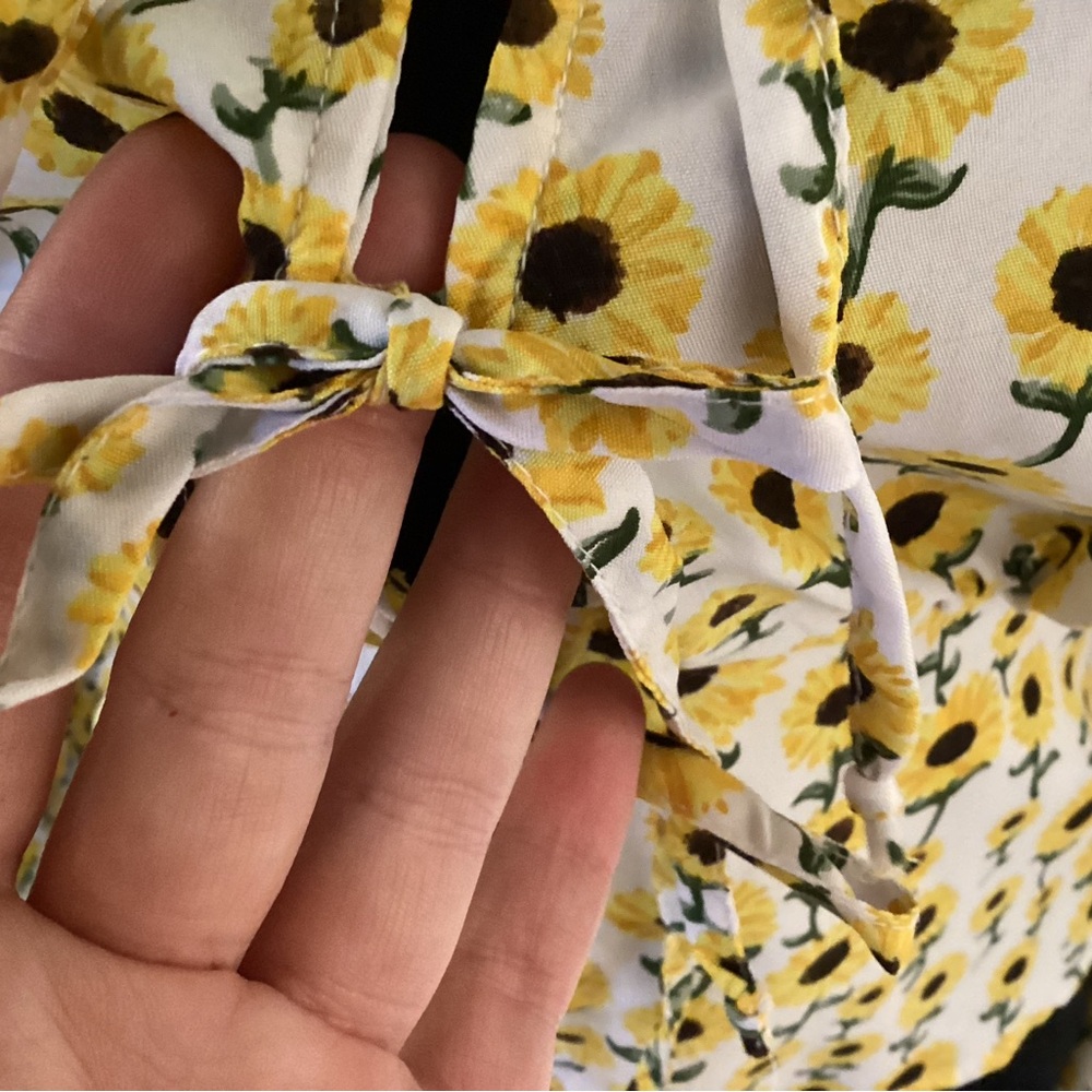 Sunflower Print Tie-Front Puff Sleeve Blouse - Yellow - Picture 3 of 5